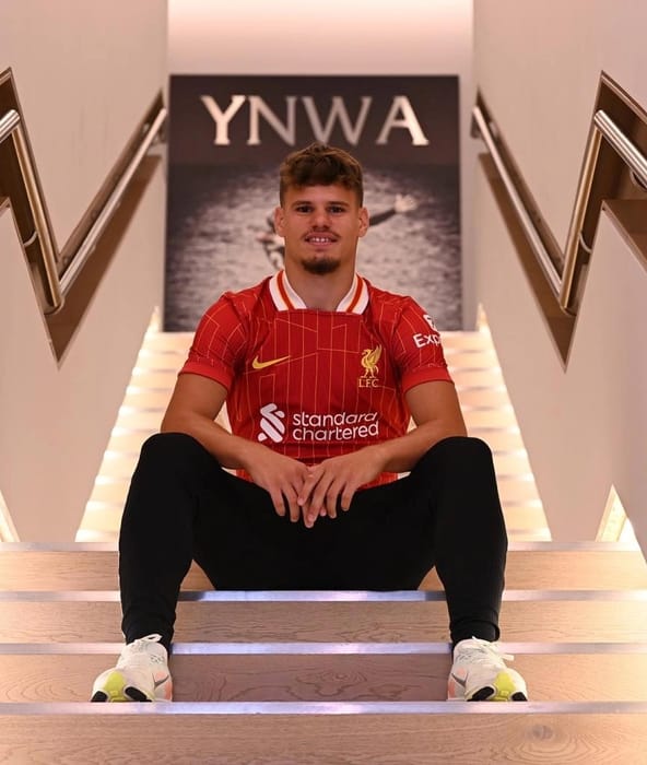 Kerkez Milosra már most a klublegenda utódjaként tekintenek, de mit látott meg benne a Liverpool?