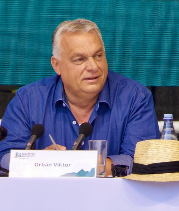 Bejelentem a digitális polgári körök elindítását – élőben Orbán tusványosi beszédéről