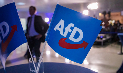 A német szélsőjobb programját akár a Karmelitában is írhatták volna, mégsem közeledik a Fidesz az AfD-hez