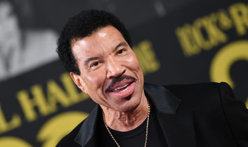Lionel Richie a HVG-nek: Sok-sok gyermek születéséért felelősek a dalaim