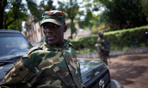 Véletlenül lett katona, véreskezű hadurat csinált belőle több afrikai háború