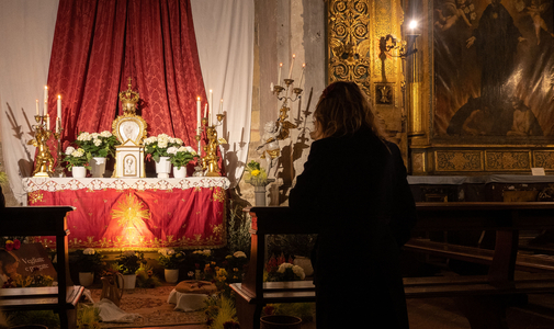 „Két férfit fogsz csak látni, a papot és a szerelőt” – ilyen nőnek lenni az Opus Deiben, amit kizárólag férfiaknak hoztak létre