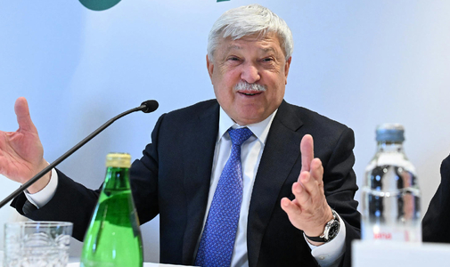 Csányi Sándor a HVG-nek: amíg nem rendezik a devizahitelesek ügyét, addig nem megyünk a lengyel piacra
