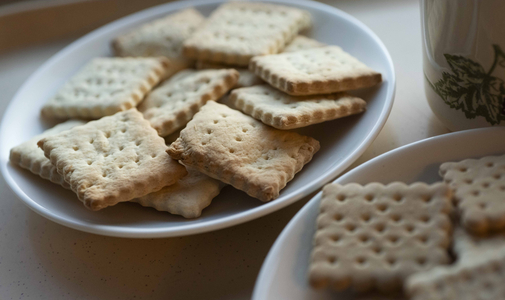 Miért imádjuk a háztartási kekszet? És ha még Nutella is van rajta? Kedvenceink titkos története