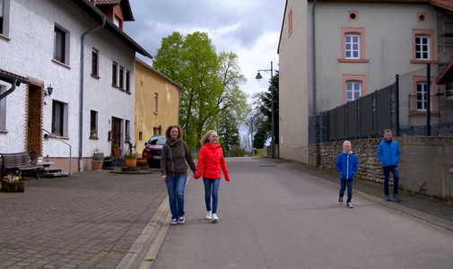 Milyen az élet egy faluban, ahol az utca egyik fele Németországban, a másik Franciaországban van – videó