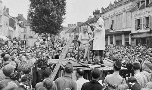 A „vad” tisztogatástól az ellenálló nemzet mítoszának építéséig: így békült meg a francia társadalom a világháború után