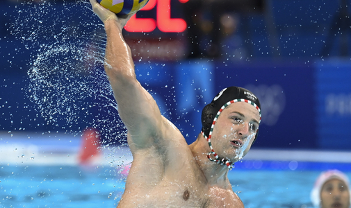 In an amazing end to the match, the men's water polo team beat the Italians by five points.