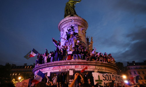 La apuesta de Macron logró impedir la victoria de Le Pen, pero él mismo quedó debilitado por esta apuesta.