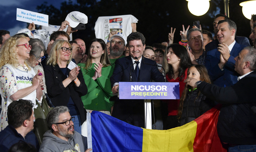 Bukarest nem Moszkva: az Európa-párti szavazók söpörték le a Fidesz által támogatott szuverenistákat Romániában