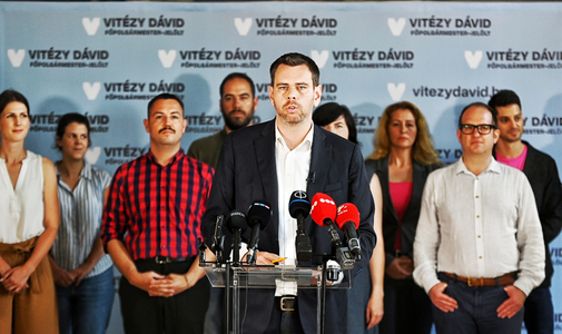 Vitézy Dávid sajtótájékoztatója: Gyurcsány emberei mennek, de Orbán emberei sem jöhetnek a helyükre. 