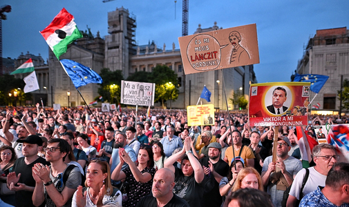 Ez a magyar polgári demokrácia halálos ítélete, és rajta Orbán Viktor aláírása - ilyen volt a  Kossuth téri tüntetés