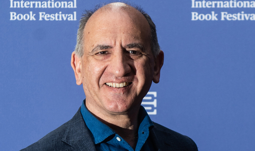 Armando Iannucci: A Sztálin halálát Orbán Viktor és a hasonló politikusok miatt készítettem