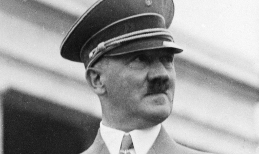 Hiába próbálták lebeszélni róla – így született a Hitler-bajusz