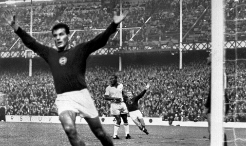 Gabor Nemeth: Hungarian Pele with his athletic leg - in memory of János Farkas
