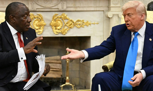 Trump megzelenszkijezte az ovális irodában a dél-afrikai elnököt is