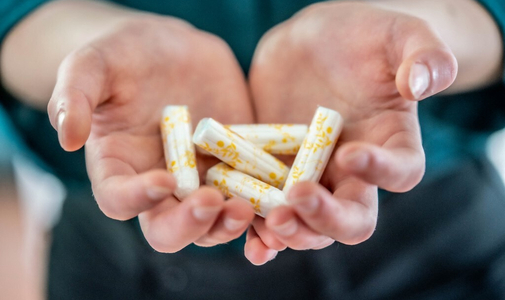 A menstruációs szegénység nem létezett a számukra, de ha az infláció ellen harcol, a kormánynak máris fontos a női higiéniás termékek árcsökkentése