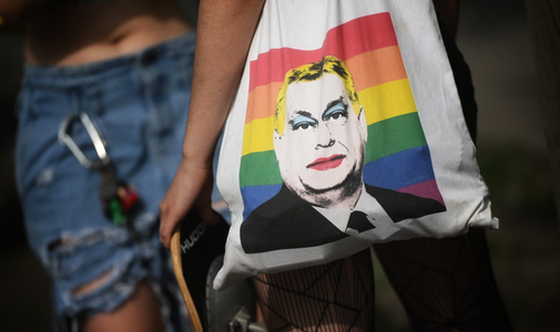 Nem orosz import, saját hergelés – ezért verik át vészes gyorsasággal a parlamenten a Stop Pride nevű jogi fércművet