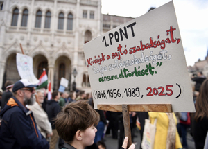 Ügyészek írhatták a megfélemlítési törvényt, így lett minden kiskaput bezáró büntetőeszköz belőle