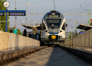 Mostantól fizet a MÁV, ha késik a vonat vagy a busz – mutatjuk, mit kell tennie az utasnak