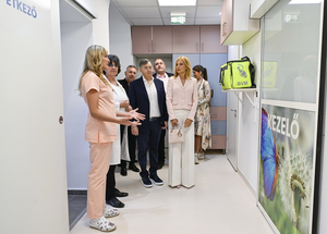 A Dior táska nem való a kórházba – Várkonyi Andreának lenne mit tanulnia Katalin hercegnétől