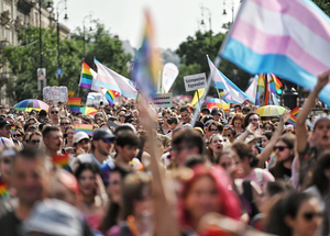 Hatalmas arányban vándorol ki a szürkeállomány Magyarországról – a Pride betiltásáról cikkeznek külföldi lapok