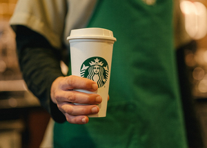 11 ezer Starbucks-pultos készül sztrájkra az Egyesült Államokban