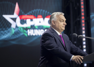 Le Monde: Véget értek a mézeshetek Orbán és Trump között