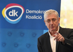 Tóta W. Árpád búcsúztatja Gyurcsány Ferencet: Mint a villám tépte magányos fenyő