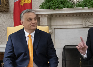 Trump ide vagy oda, Orbán imádkozhat a gazdaságért, ha jönnek az amerikai szankciók