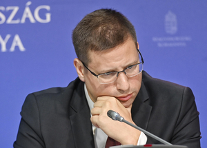 Tóta W. Árpád: Állítsátok meg a Fideszt, Gulyás Gergő ki akar szállni!