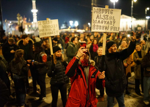 Papp Réka Kinga: Szappanopera-buborék – egy év az influenszertüntetés óta