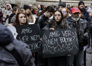Az Orbán-kormány éppen annyit hajlandó foglalkozni a bántalmazott nőkkel, amennyiből kommunikációs előnye származik
