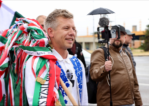 A Tisza a Fidesz szíve közepébe hatolt – riport Magyar Péter vándorlásáról és megérkezéséről