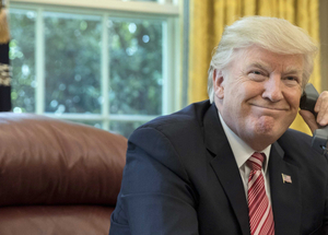 A béketárgyalások állnak, Trump pedig most már annak is az ellenkezőjét mondja, mint amit két napja állított