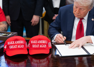 New York Times: Trump pont azt az autokráciát igyekszik bevezetni, amelyet elutasítottak az alapító atyák
