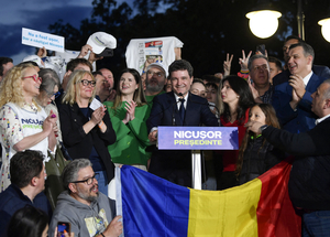 Bukarest nem Moszkva: az Európa-párti szavazók söpörték le a Fidesz által támogatott szuverenistákat Romániában