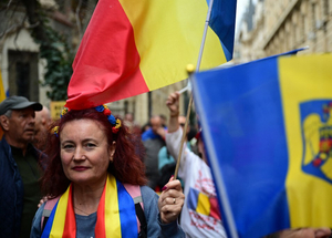 A katasztrófát elkerülte Románia, de menekülnie kell az újabb válság elől