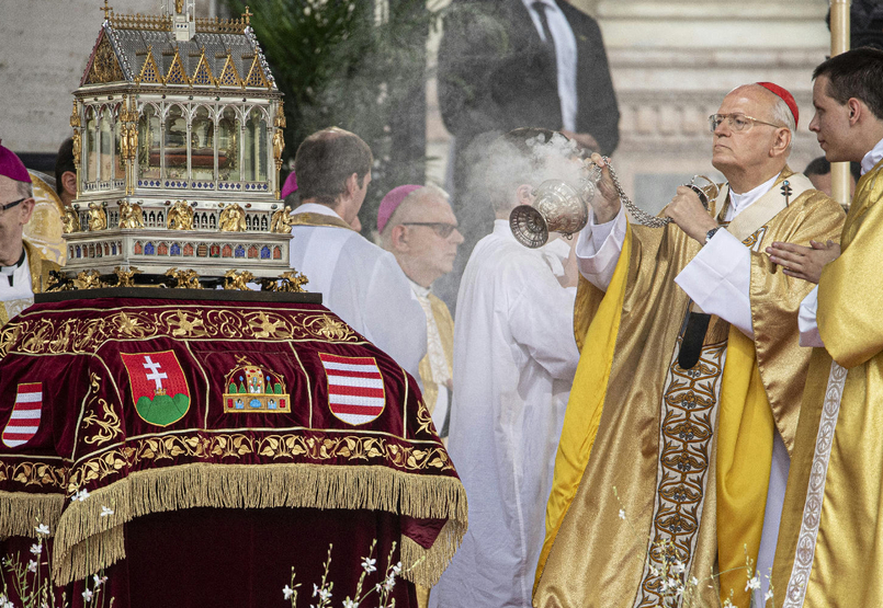 Pápaválasztás: Erdő Péter esélyeit rontja, hogy bíborossága alatt egymilliónál is többen pártoltak el a magyar katolikus egyháztól Pápaválasztás: Erdő Péter esélyeit rontja, hogy bíborossága alatt egymilliónál is többen pártoltak el a magyar katolikus egyháztól