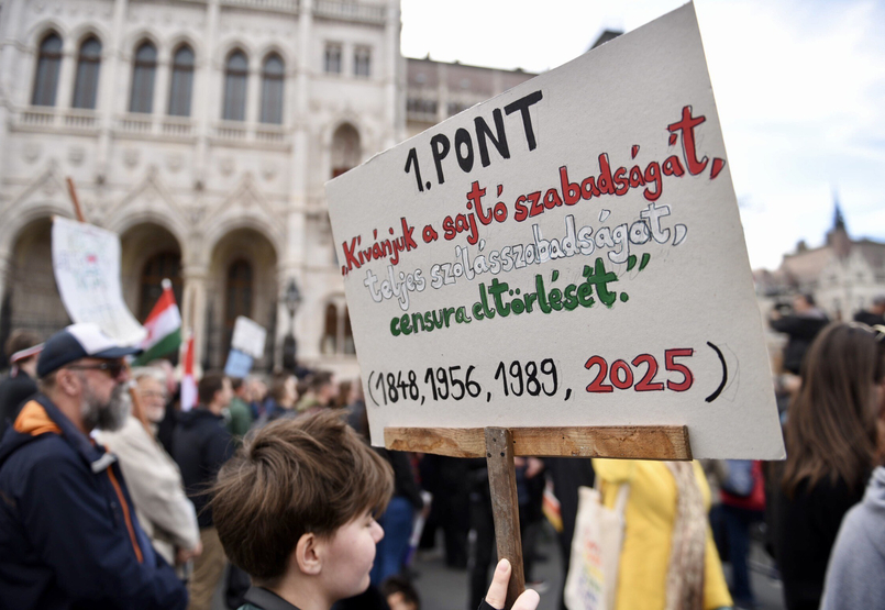 Ügyészek írhatták a megfélemlítési törvényt, így lett minden kiskaput bezáró büntetőeszköz belőle Ügyészek írhatták a megfélemlítési törvényt, így lett minden kiskaput bezáró büntetőeszköz belőle