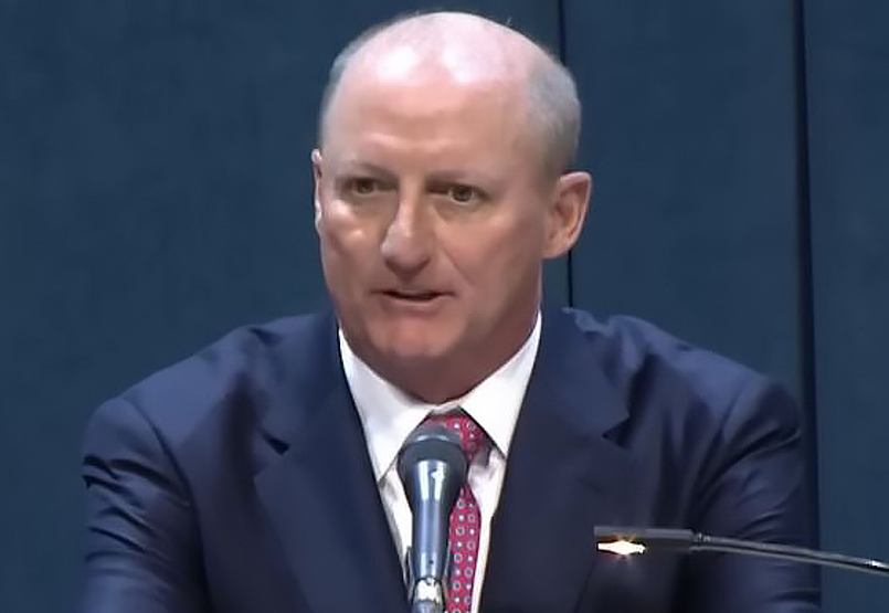 Az átlagos, dolgos jéghokirajongó apuka, akire most rászakadt 350 milliárd dollár készpénz Az átlagos, dolgos jéghokirajongó apuka, akire most rászakadt 350 milliárd dollár készpénz