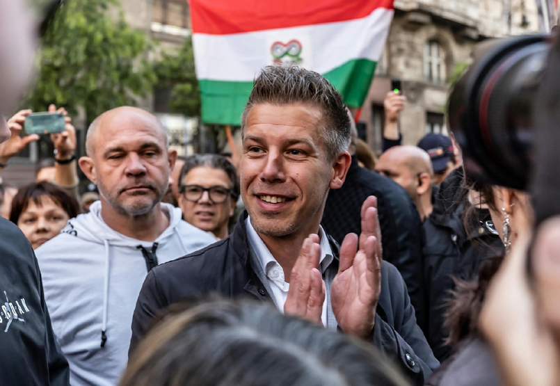 A Tisza Párt EP-jelöltjeinek beszédével elkezdődött Magyar Péter nagygyűlése Debrecenben