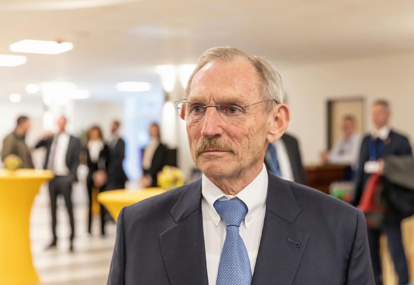 Ha úgy érzi, nemzeti érdek betelepülnie Magyarországra, forduljon Pintér Sándorhoz Ha úgy érzi, nemzeti érdek betelepülnie Magyarországra, forduljon Pintér Sándorhoz