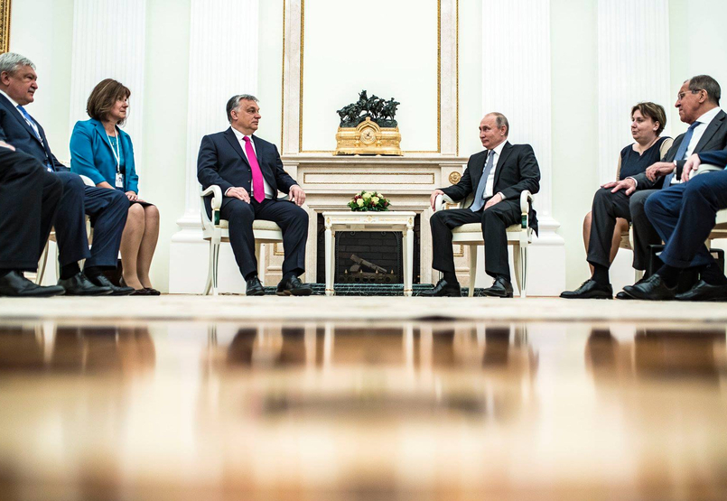 Orban in Moscow: Could the visit be peacemaking or trolling?