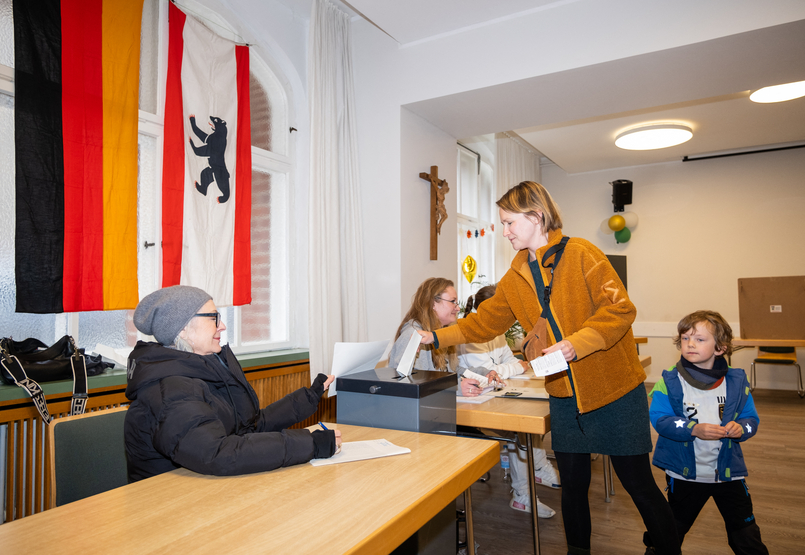 Exit poll: győzött a konzervatív CDU, a  szélsőjobboldali AfD hozta a várt eredményeket a német választáson