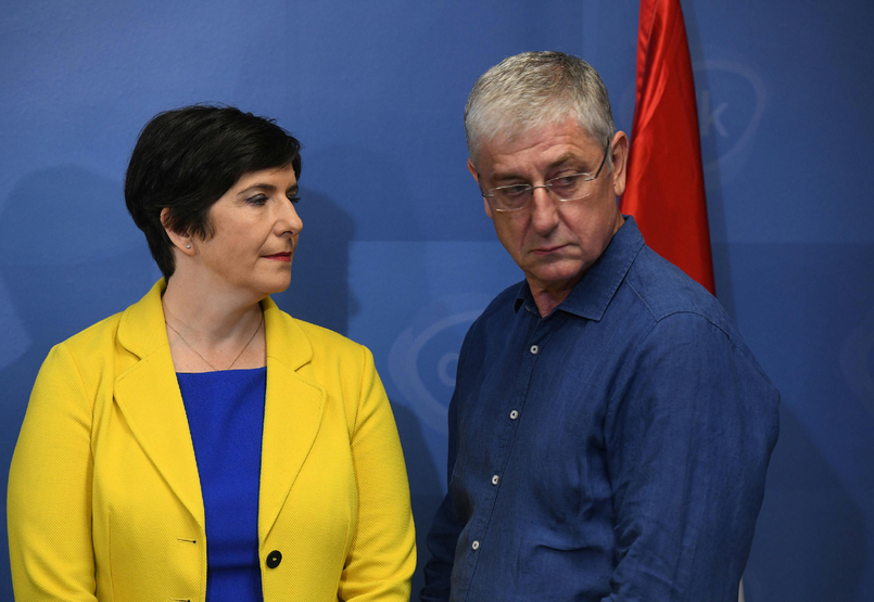 Gyurcsány visszavonul a politikától, elválnak Dobrev Klárával Gyurcsány visszavonul a politikától, elválnak Dobrev Klárával