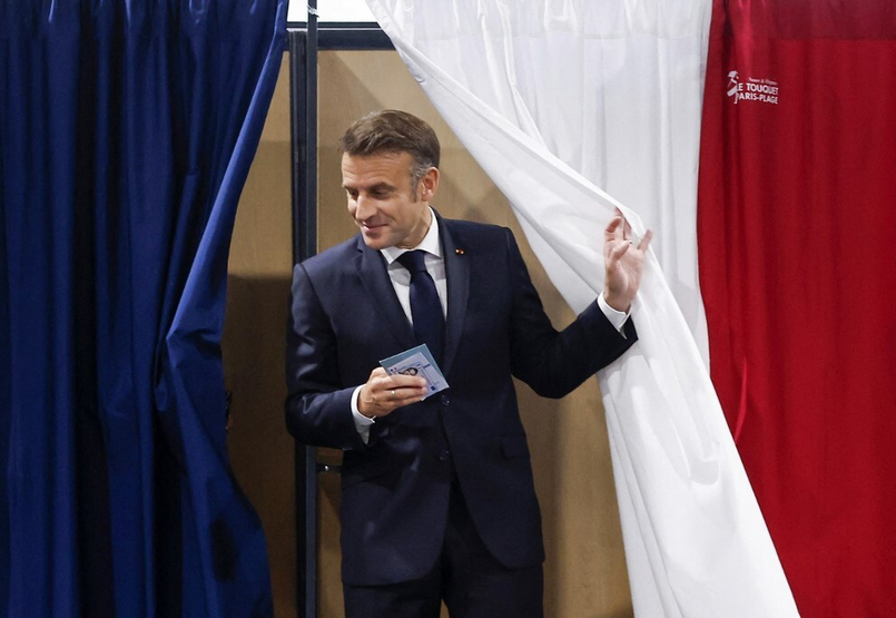 Encuesta de opinión: La izquierda gana la segunda vuelta de las elecciones francesas