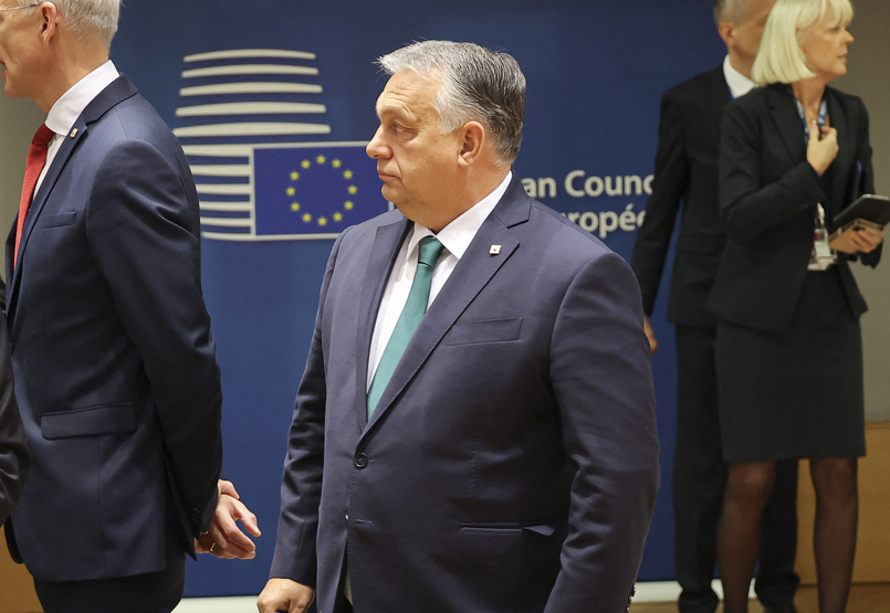 The European Parliament's big dance: Orbán runs out of friends, Macron advances, and Schulz pretends nothing happened