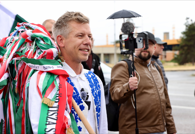 A Tisza a Fidesz szíve közepébe hatolt – riport Magyar Péter vándorlásáról és megérkezéséről A Tisza a Fidesz szíve közepébe hatolt – riport Magyar Péter vándorlásáról és megérkezéséről