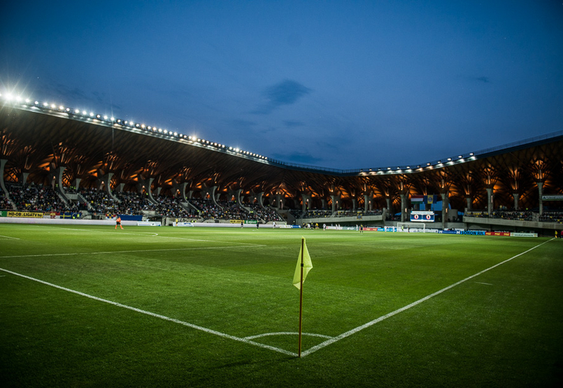 Elmentem Mészároslandbe átélni a felcsúti futball-lázat, ehelyett a nyakamba rúgták a sörömet