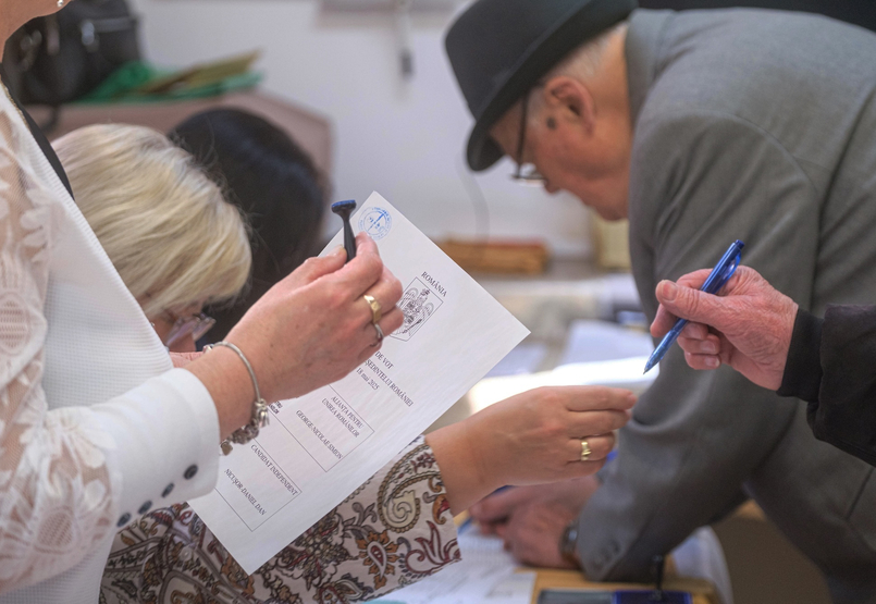 Exit poll: A rekordrészvétel George Simion ellenfelének jöhetett jól a román államfőválasztáson Exit poll: A rekordrészvétel George Simion ellenfelének jöhetett jól a román államfőválasztáson